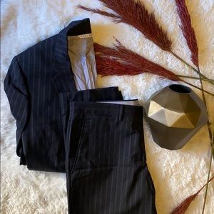LIKE NEW ZARA MEN’S PINSTRIPE SUIT